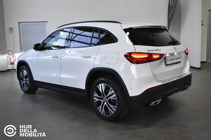 MERCEDES-BENZ GLA 200 d Automatic Progressive Advanced